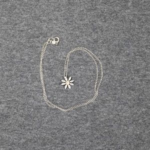 rare 925 sterling silver sarah coventry dantiy Necklace